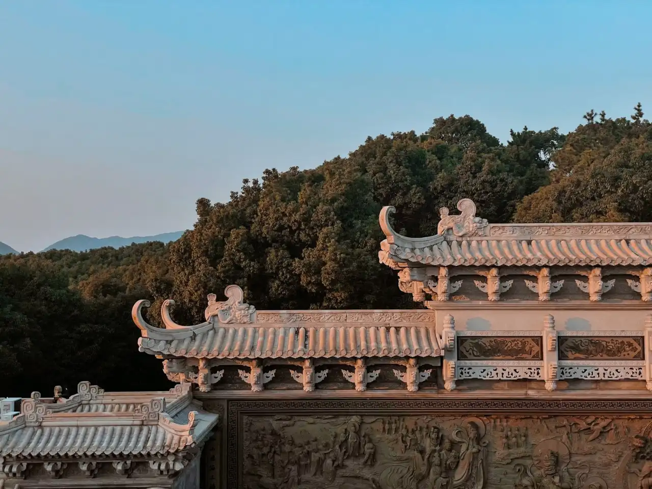 基于人体工学的现代办公椅设计趋势与选购技术指标分析