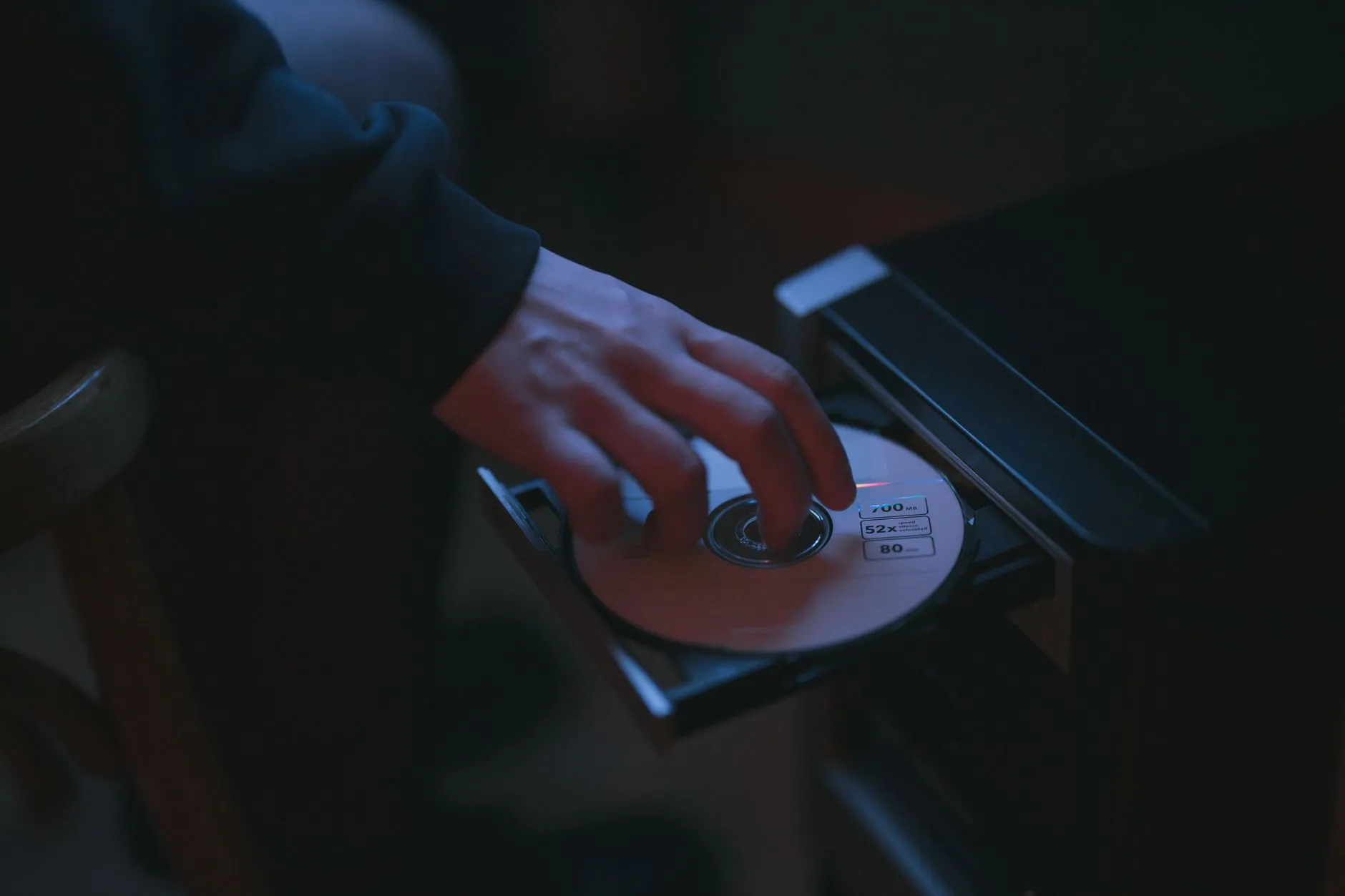 郑东新区志和文件柜与钢制柜对比：材质工艺与承重性能实测